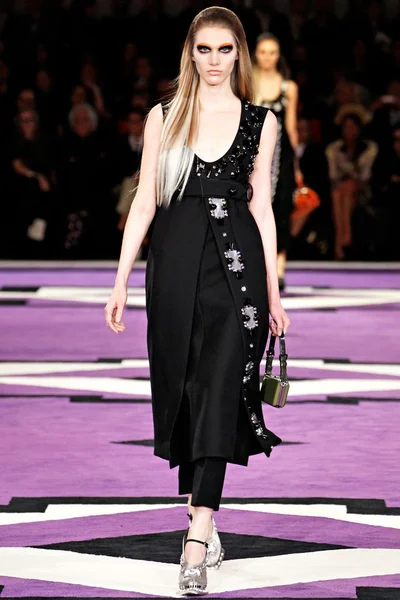 Look 29